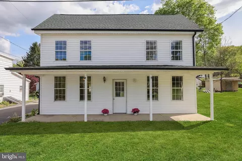 6 S St Marys Ave, Branchdale, PA 17923