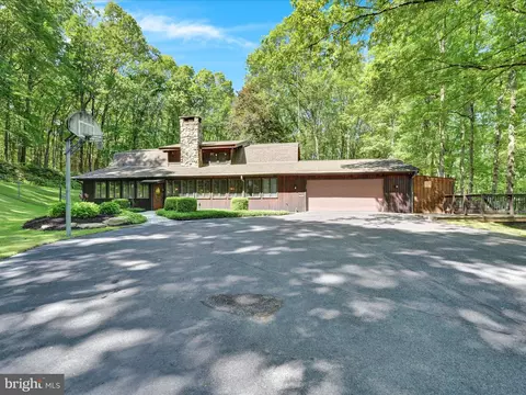 2511 W Norwegian St, Pottsville, PA 17901
