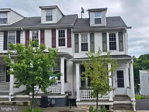 607 E Market St, Pottsville, PA 17901