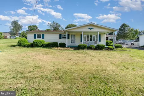 1743 W Main St, Valley View, PA 17983