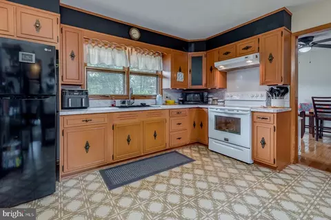 18 E Pine St, Sheppton, PA 18248 photo 11