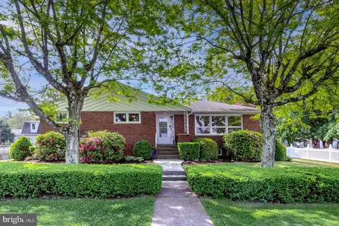 18 E Pine St, Sheppton, PA 18248