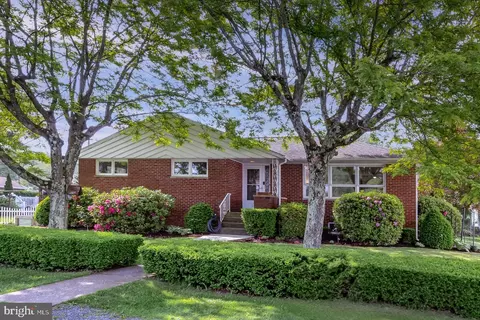 18 E Pine St, Sheppton, PA 18248 photo 2