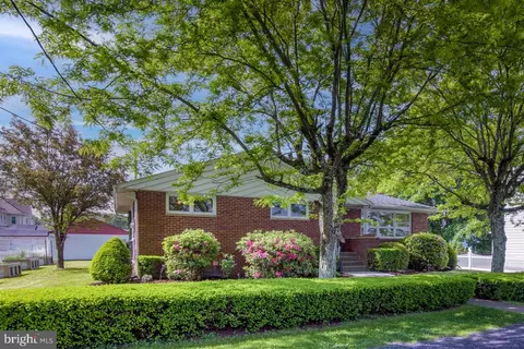 18 E Pine St, Sheppton, PA 18248 photo 3