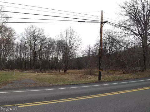 1432 S Sunbury Rd, Pottsville, PA 17901
