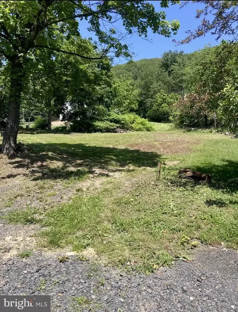210 Dana St, Pottsville, PA 17901