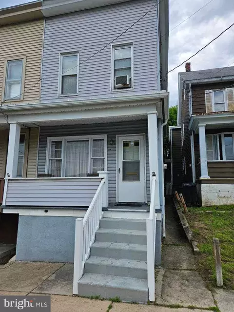 429 W Willing St, Tamaqua, PA 18252