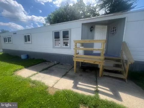 10 Sammys Mobile Home Park Rd, Schuylkill Haven, PA 17972