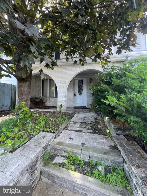 72 W Weston Pl, Shenandoah, PA 17976