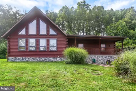 62 Lakefront Dr, Pine Grove, PA 17963