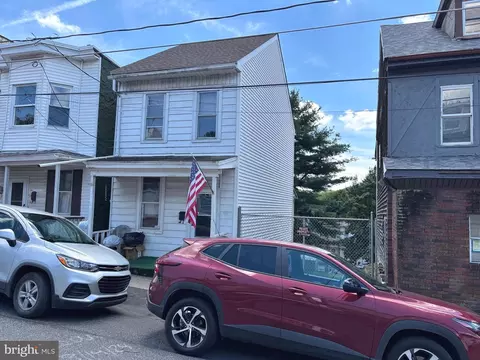 330 W Poplar St, Shenandoah, PA 17976