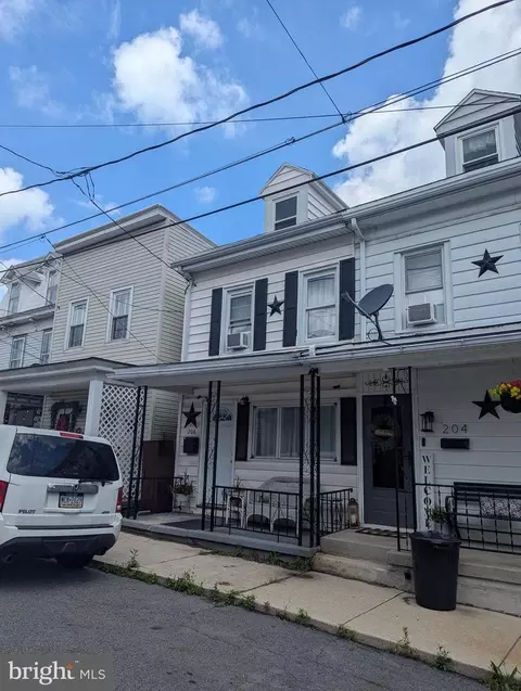 206 Oak St, Minersville, PA 17954
