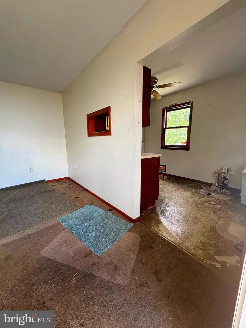 Entry Way - 307 Laurel Blvd, Pottsville, PA 17901 photo 1 of 1