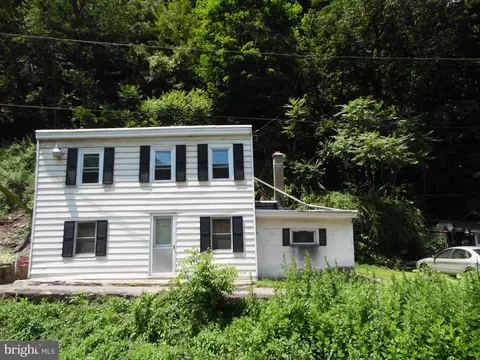 966 S Centre St, Pottsville, PA 17901