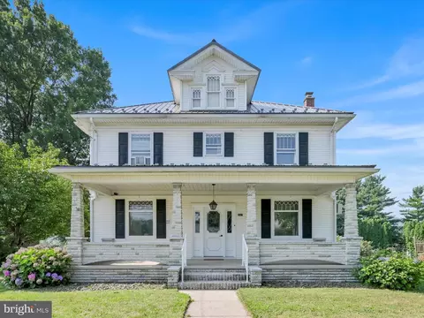 507 W Main St, Valley View, PA 17983