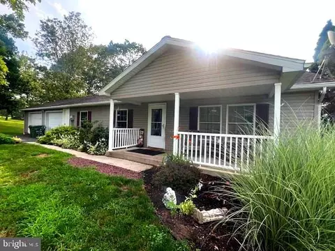 1106 Moyers Station Rd, Pine Grove, PA 17963