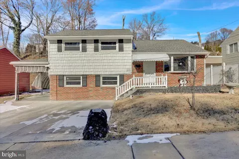732 1st St, Pottsville, PA 17901