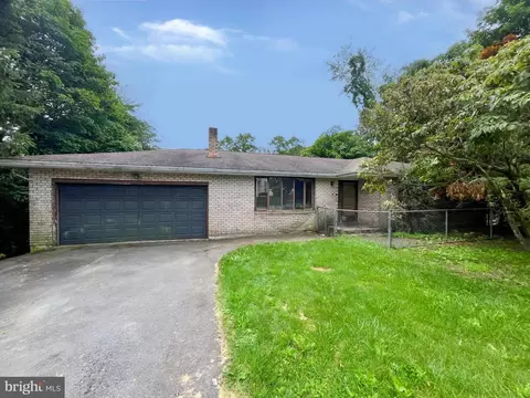 57 W Weston Pl, Shenandoah, PA 17976
