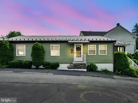 1 S Stevens St, Frackville, PA 17931