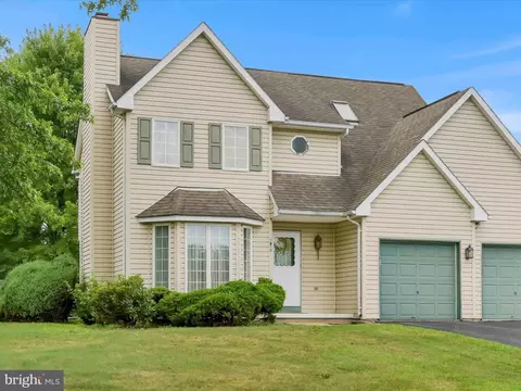 1015 Willow Dr, Orwigsburg, PA 17961