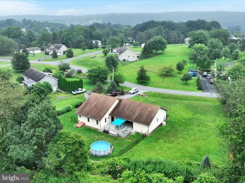 1318 Running Deer Dr, Auburn, PA 17922