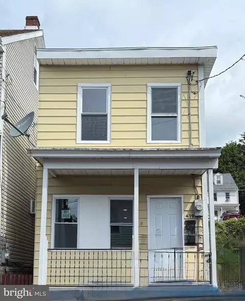 419 W Poplar St, Shenandoah, PA 17976