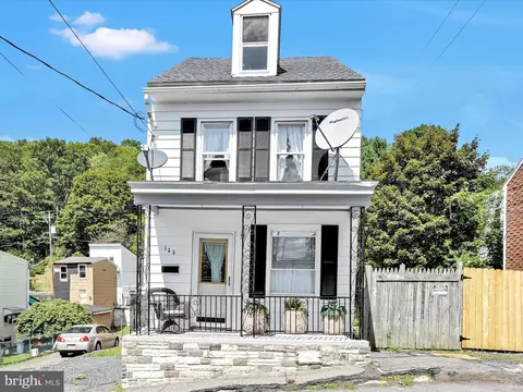 125 W Washington St, Shenandoah, PA 17976