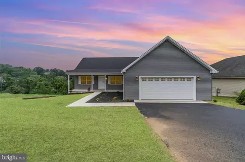 864 Wynonah Dr, Auburn, PA 17922