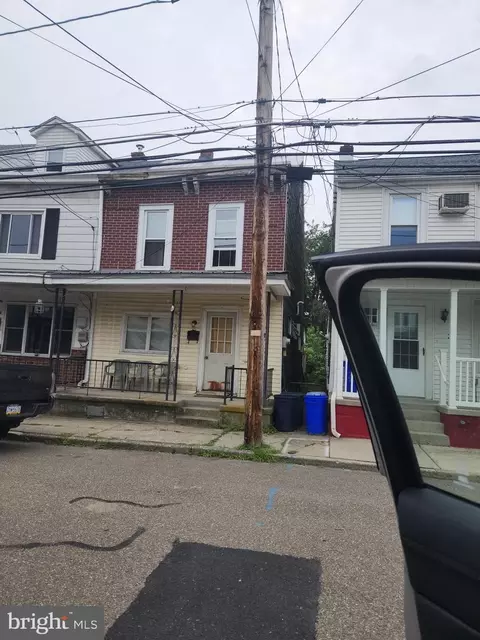 26 S Nichols St, Saint Clair, PA 17970