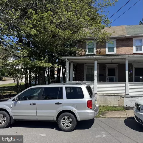 37 W Sherman St, Mcadoo, PA 18237