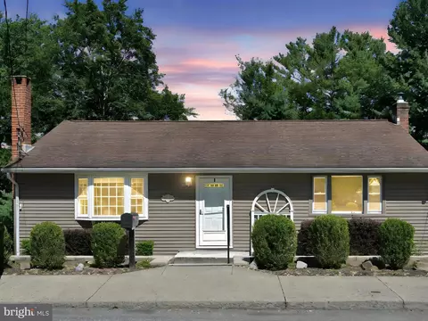 1806 2nd Ave, Pottsville, PA 17901