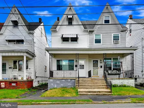 138 S 2nd St, Frackville, PA 17931