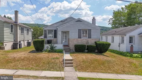 524 W Willing St, Tamaqua, PA 18252