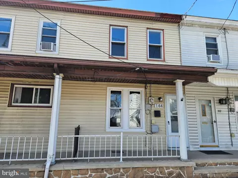 144 S Nichols St, Saint Clair, PA 17970