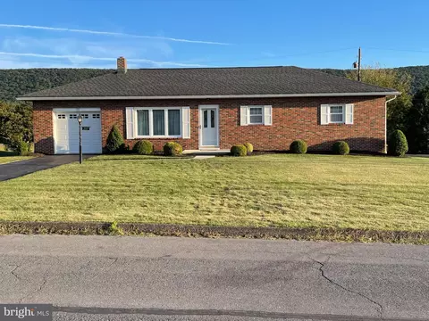 207 W Maple St, Valley View, PA 17983