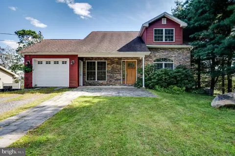 220 California Ave, Shenandoah, PA 17976