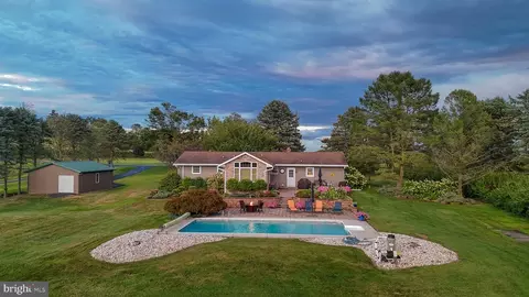 268 Archery Club Rd, New Ringgold, PA 17960