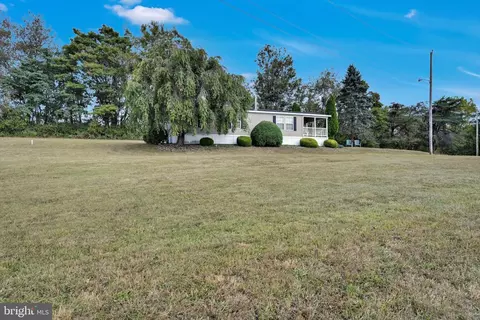 31 Fern Ln, Auburn, PA 17922
