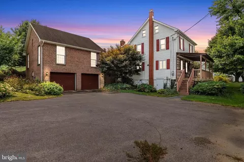 1114 Deturksville Rd, Pine Grove, PA 17963