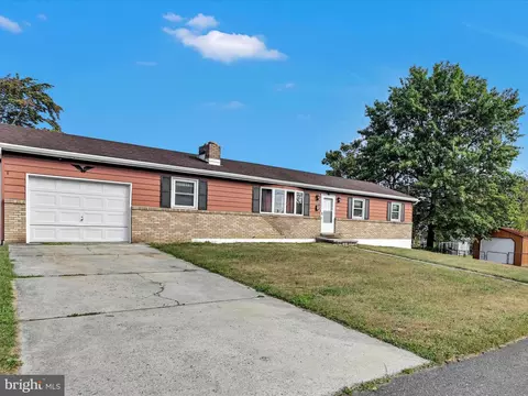 425 W John St, Frackville, PA 17931