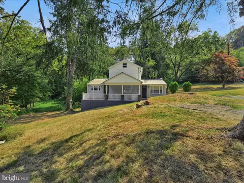 11 Fir Rd, Pottsville, PA 17901