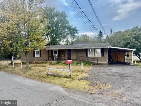 1 Pine St, Delano, PA 18220