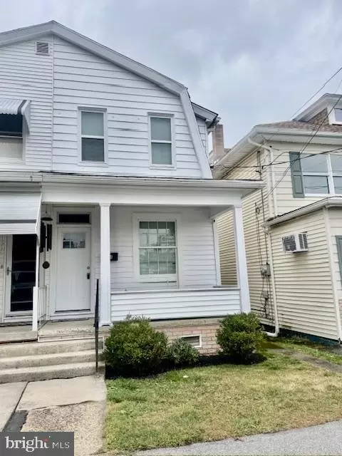 104 S 4th St, Frackville, PA 17931