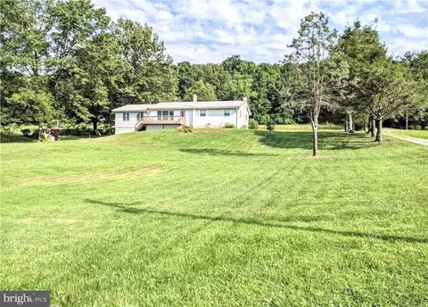 71 Municipal Rd, New Ringgold, PA 17960