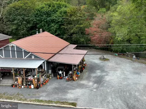 22 Hughes St, New Ringgold, PA 17960