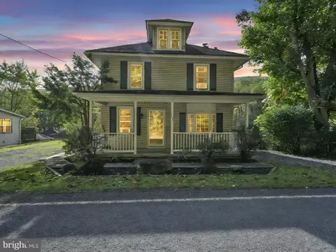 171 Molleystown Rd, Pine Grove, PA 17963