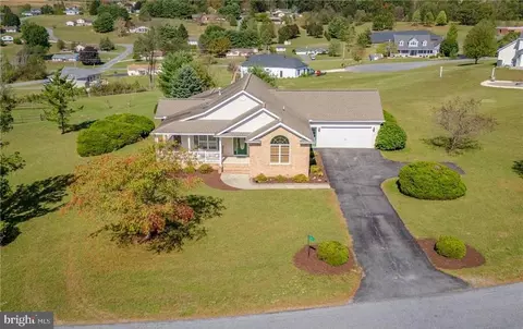 51 S Red Oak Ter, New Ringgold, PA 17960