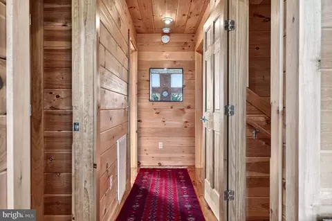 Entry Way - 29 Blackhawk Blvd, Hazleton, PA 18202 photo 2 of 10