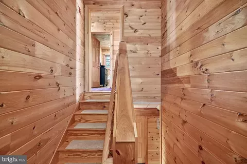 Entry Way - 29 Blackhawk Blvd, Hazleton, PA 18202 photo 9 of 10