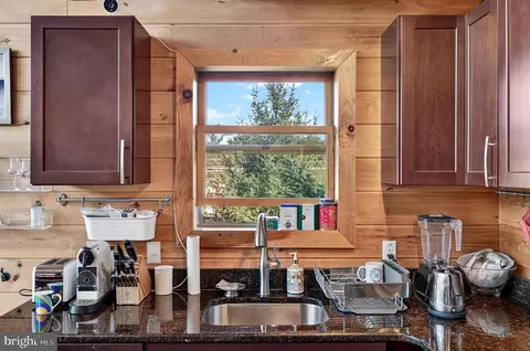 Kitchen - 29 Blackhawk Blvd, Hazleton, PA 18202 photo 2 of 3